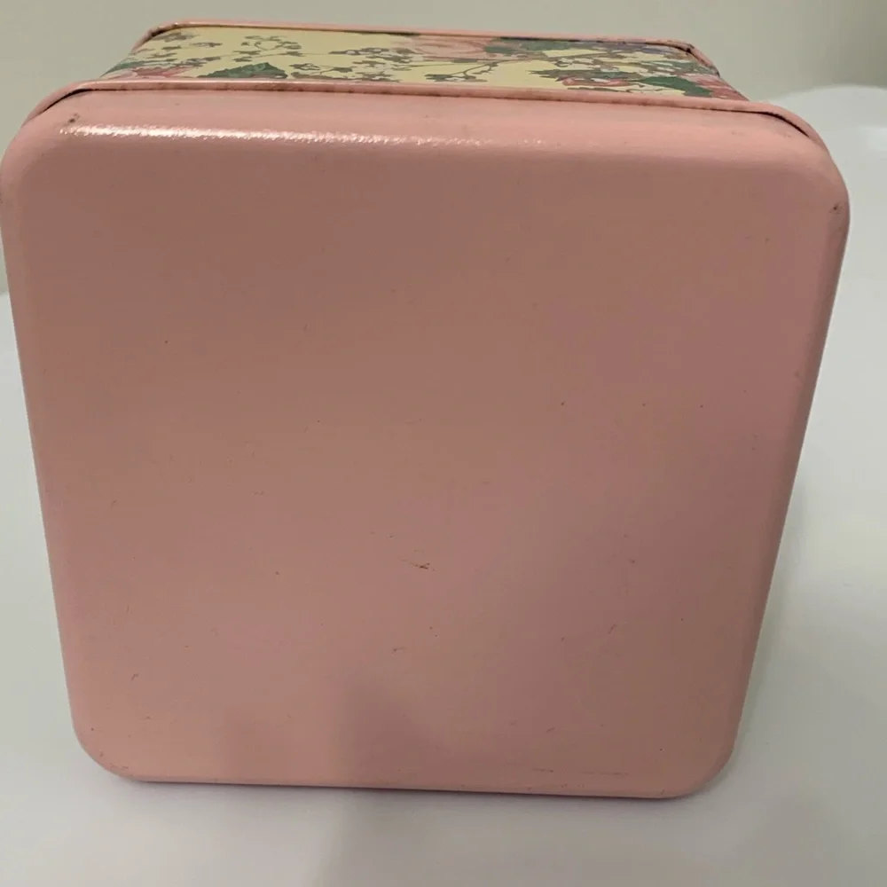 Vintage Floral Tin